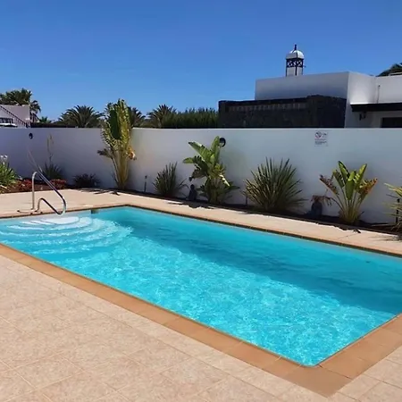 فيلة 3-Bed Villa In Playa Blanca With Heated Pool *
