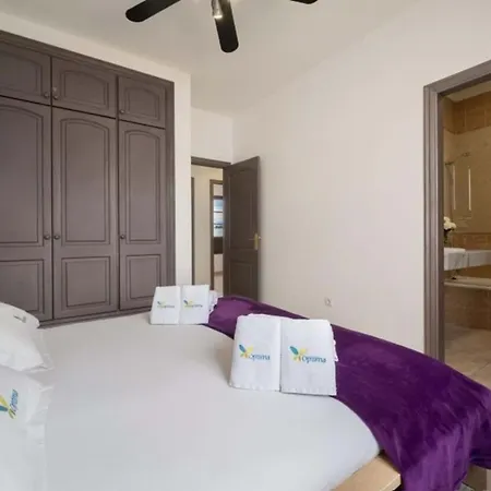 Villa 3-Bed Villa In Playa Blanca With Heated Pool Playa Blanca (Lanzarote)