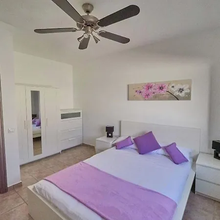 3-Bed Villa In Playa Blanca With Heated Pool * Playa Blanca (Lanzarote)