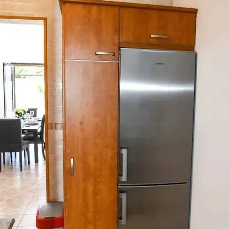 3-Bed Villa In Playa Blanca With Heated Pool 别墅